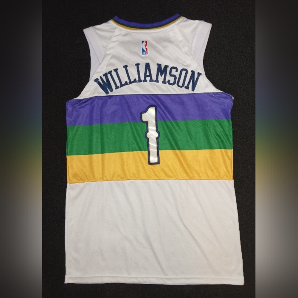 Men's sz 48 L Zion Williamson Official NBA Nike jersey. Small spot at bottom. - Picture 2 of 5